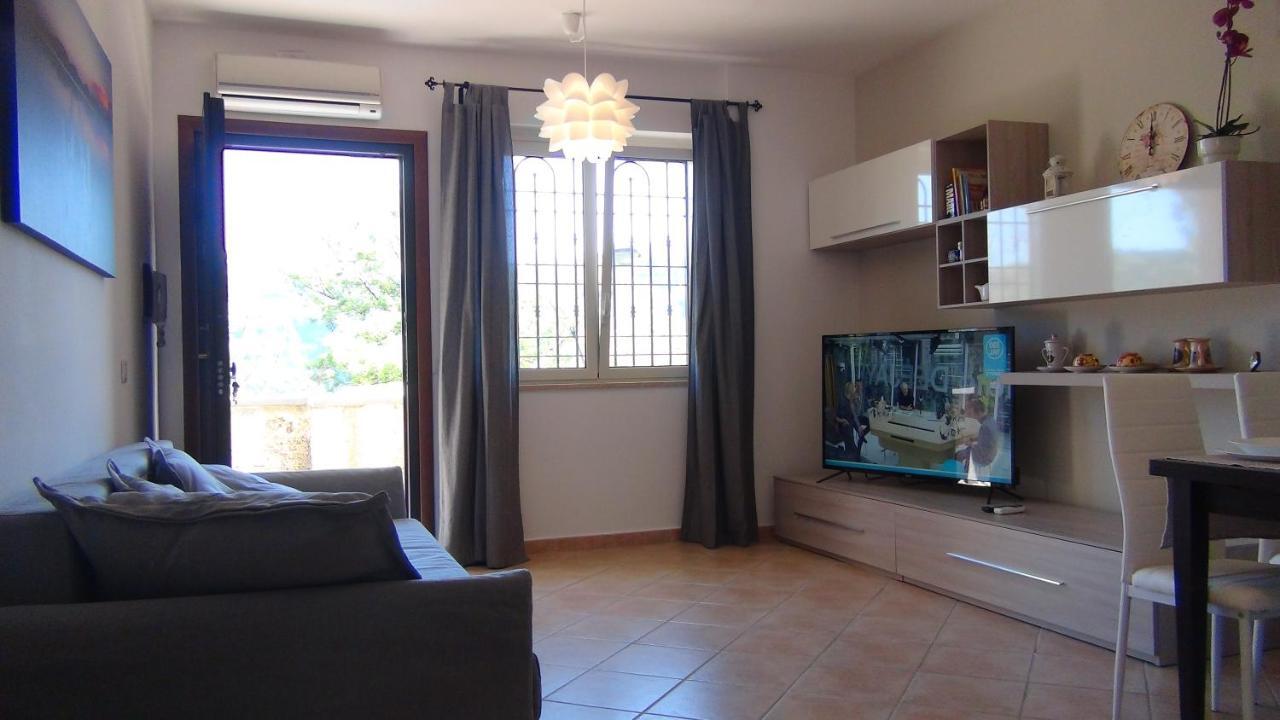 Appartamento Vista Lago Дженцано ди Рома Екстериор снимка
